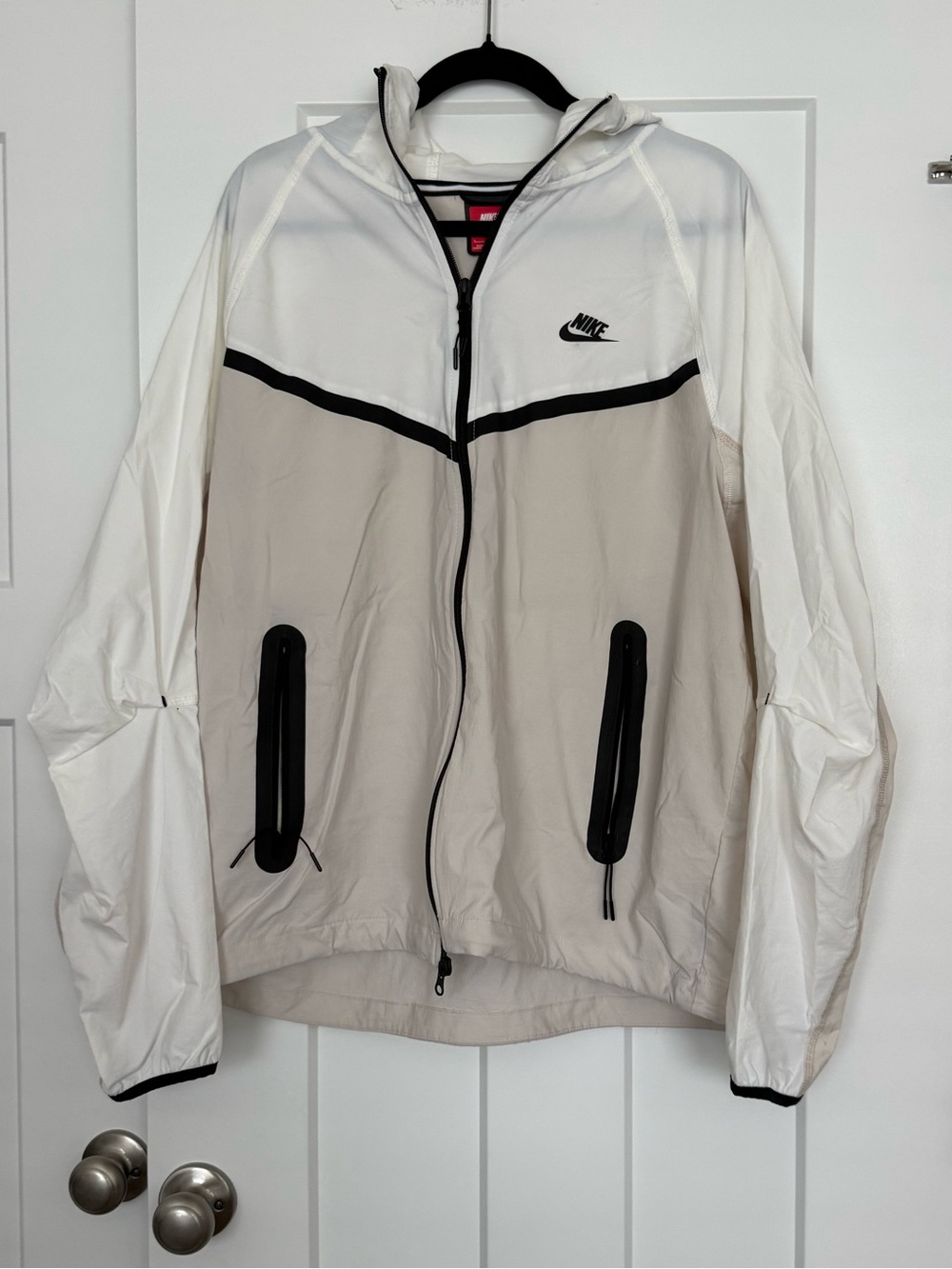 NIKE Men's Dri-FIT Woven Full-Zip Color-Block Windrunner Jacket - Size Large